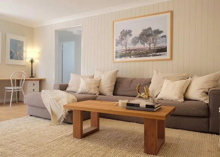 Beach Unit - Steps From The Beach! Sleeps 4.