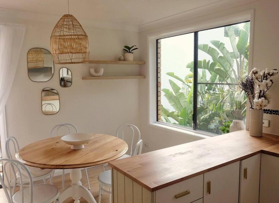 Unit - Steps From The Beach! Sleeps 4. Apartment