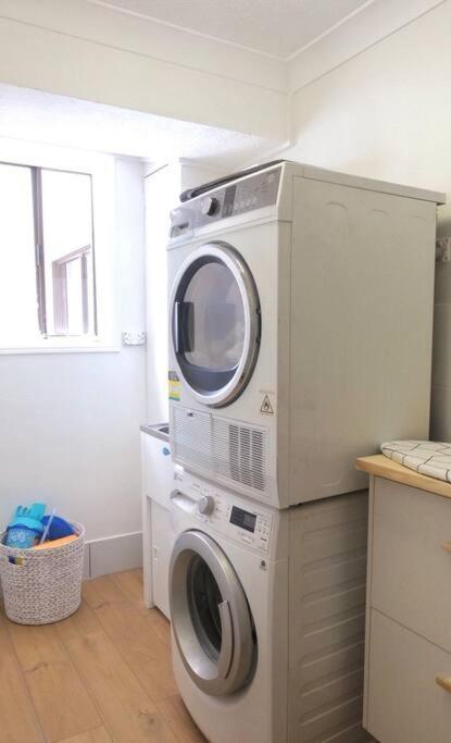 Unit - Steps From The Beach! Sleeps 4. *