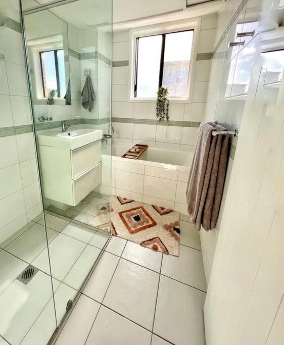 Unit - Steps From The Beach! Sleeps 4. * Gold Coast