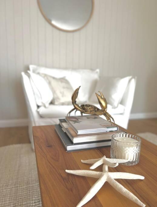 Unit - Steps From The Beach! Sleeps 4. * Gold Coast